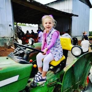 Meet your Posher, Caroline